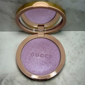 GUCCI GLOW HIGHLIGHTER FROSTED LILAC 02
